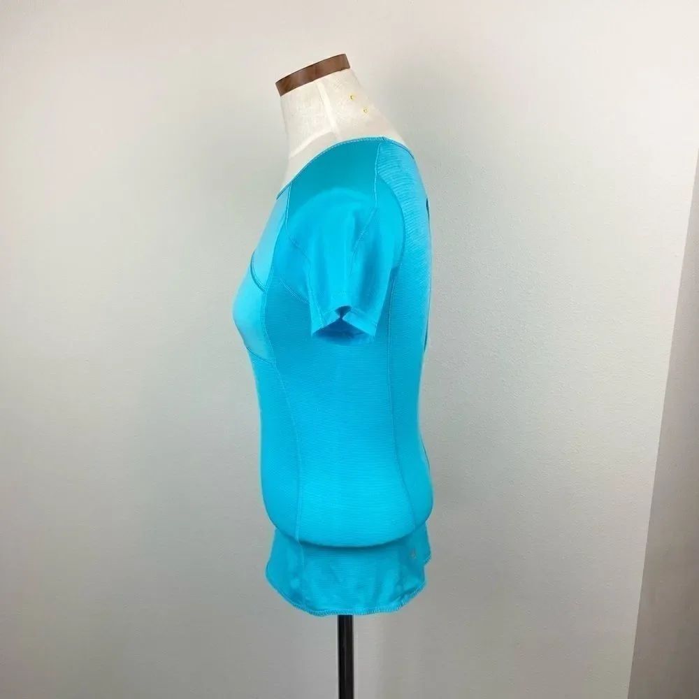 Lululemon Mesh Back Cut-Out Workout Tee - Picture 5 of 7